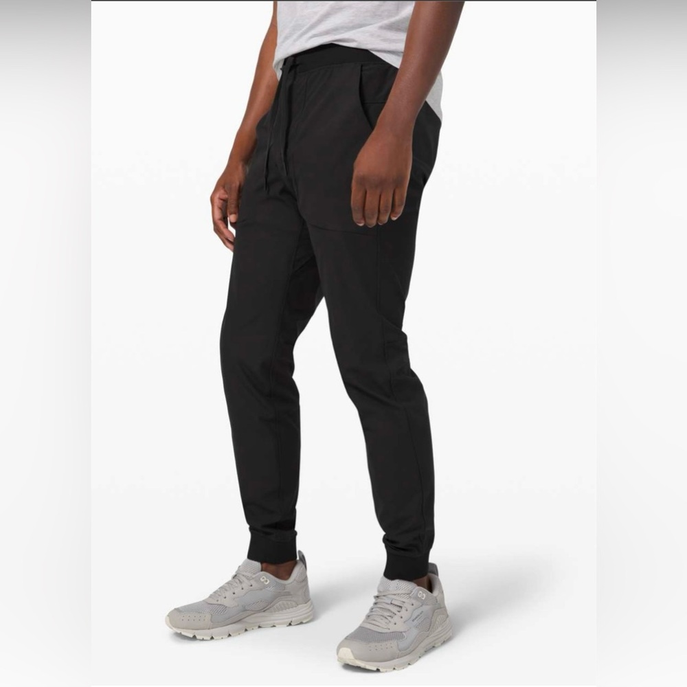 Lululemon ABC Jogger Shorter 28”
